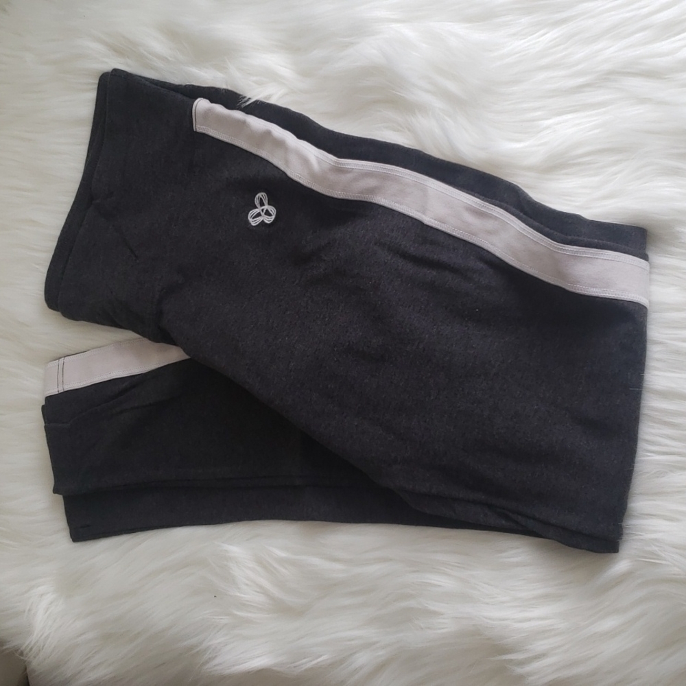 Tna Equator Side Stripe Legging in Gray